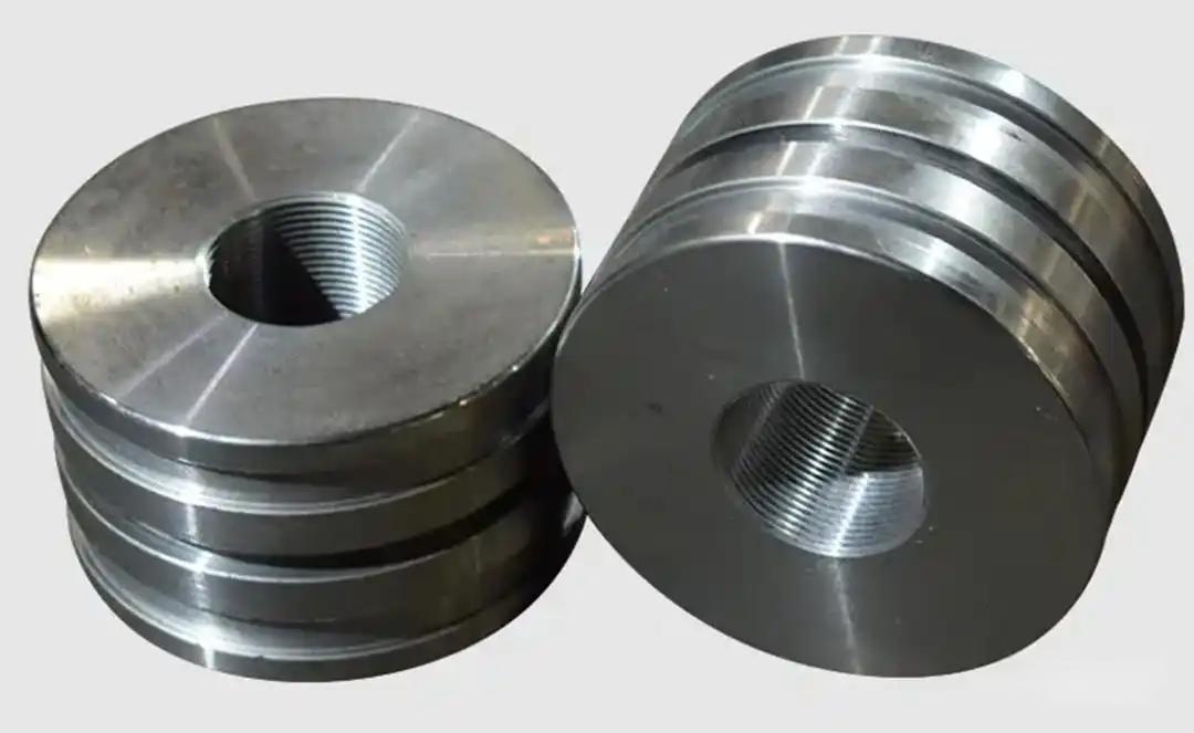 Quais são as opções de materiais para cilindros hidráulicos?