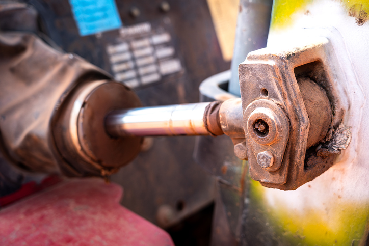 Como os cilindros hidráulicos lidam com ambientes de instalação complexos?